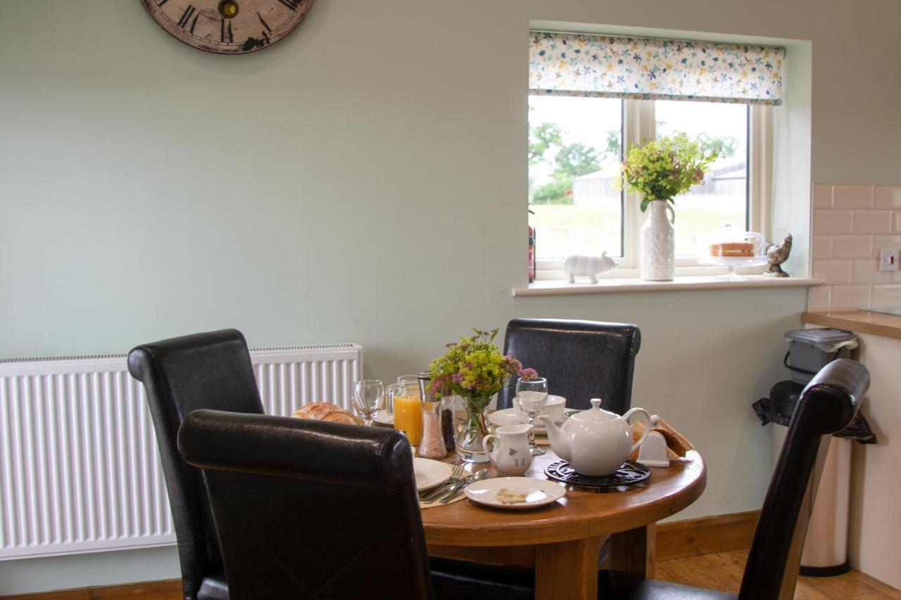 Fieldsview Villa Wrexham Esterno foto
